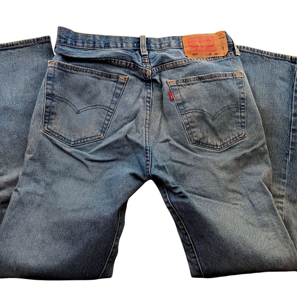 Levis 501 Original Fit Mens Jeans W32 L32 Button Fly Blue Denim
